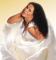 Eva Ayllón